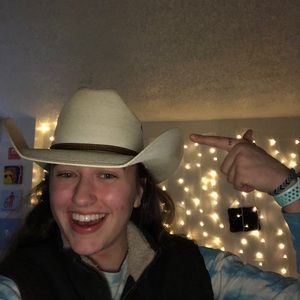 Meet your Posher, Ashlee